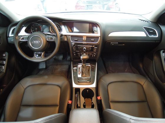 Audi 奧迪 A4 1.8T Avan 照片2