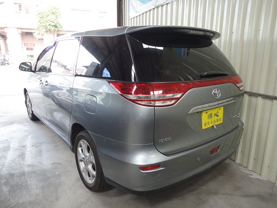 Toyota豐田 Previa 照片10