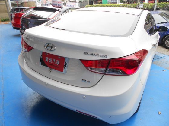 Hyundai 現代 Elantra  照片10