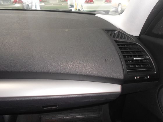 BMW 寶馬 1系列 120 i  照片9
