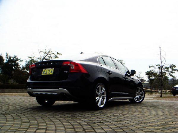 2011 S60 T5 R-Design 照片3