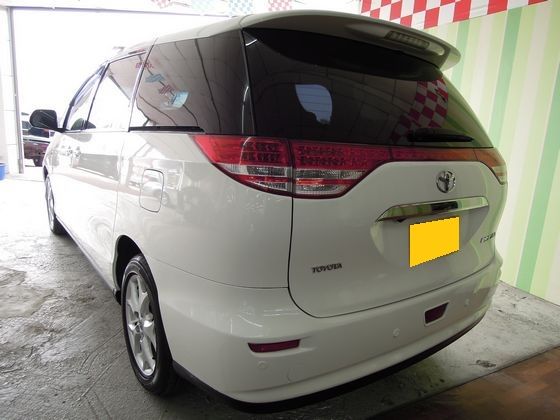 Toyota豐田 Previa 照片10