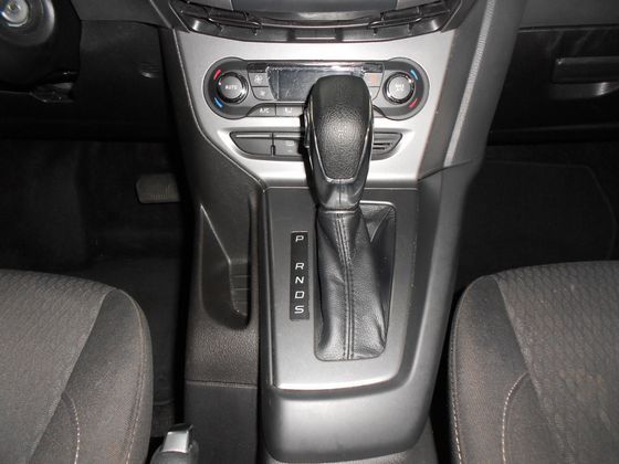 Ford 福特 Focus 1.6  照片7