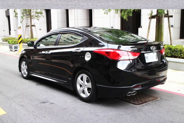 2013年Hyundai Elantra 照片3