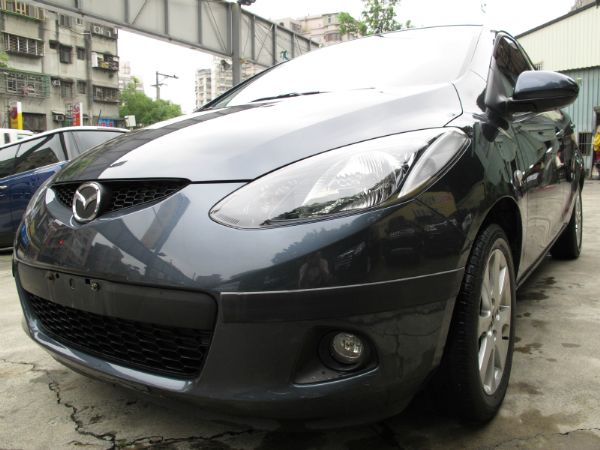 Mazda 2 時尚小車 照片4