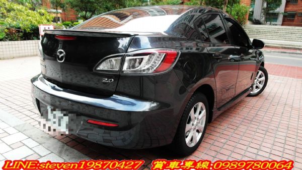 年輕人最愛的帥氣中型房車 MAZDA3 照片4