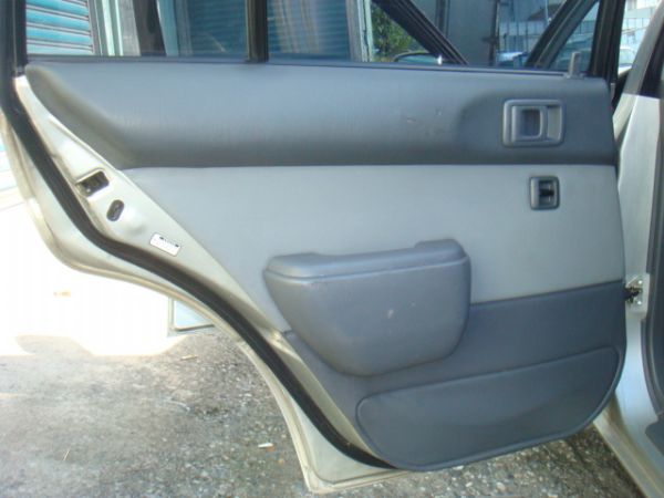 TOYOTA TERCEL 照片4