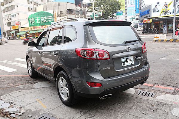 現代 Santa Fe 富士康汽車 照片4