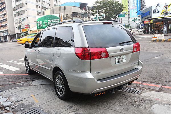 豐田 Sienna 富士康汽車 照片3