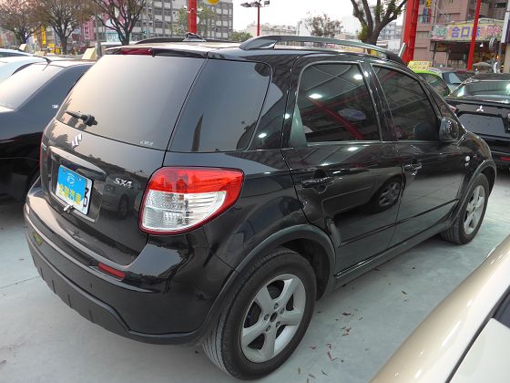 Suzuki 鈴木 SX4 照片10