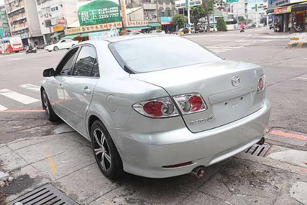 03年 MAZDA 6 2.0 照片4