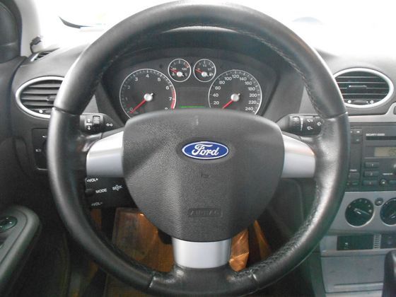 Ford 福特 Focus 2.0  照片5