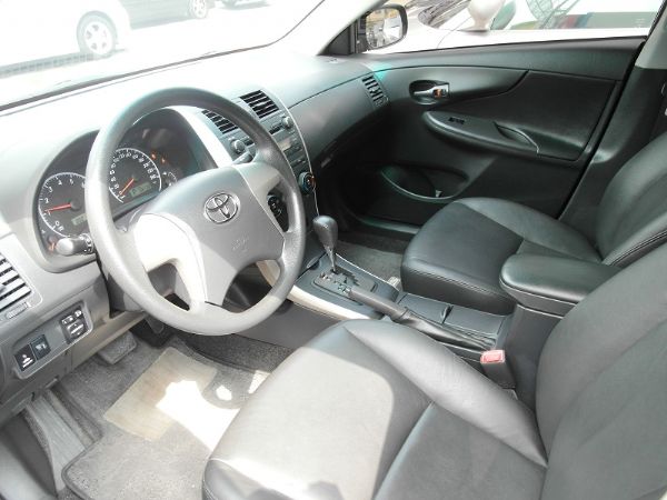 Toyota豐田 Altis 1.8 黑 照片3