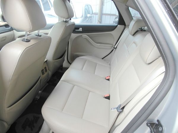 福特 Focus 1.8 4D 淺灰 照片5