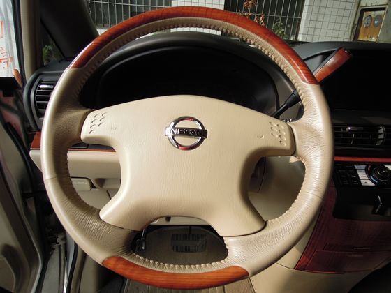 Nissan 日產 Serena QRV 照片6