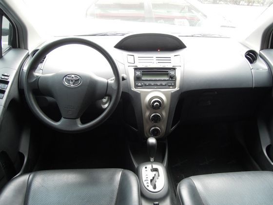 Toyota豐田 Yaris  照片2