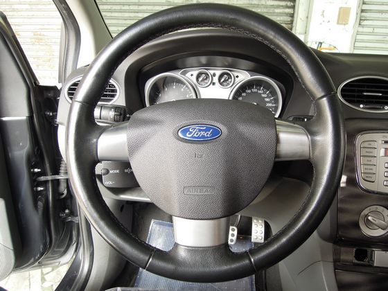Ford 福特 Focus 2.0 照片5