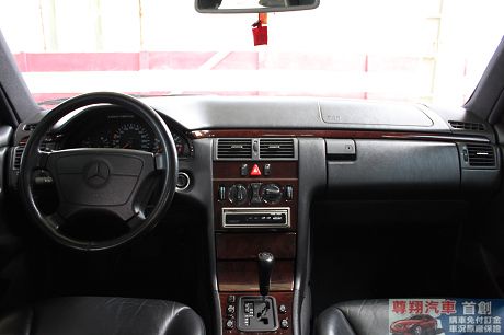 賓士 E230 2.3 尊翔汽車 照片2