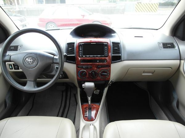 豐田Vios 1.5 淺棕  照片2