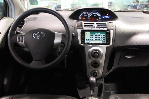 YARIS 1.5 實跑8萬多 可全貸 照片7