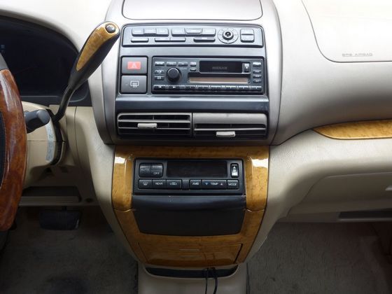 Nissan 日產 Serena QRV 照片6