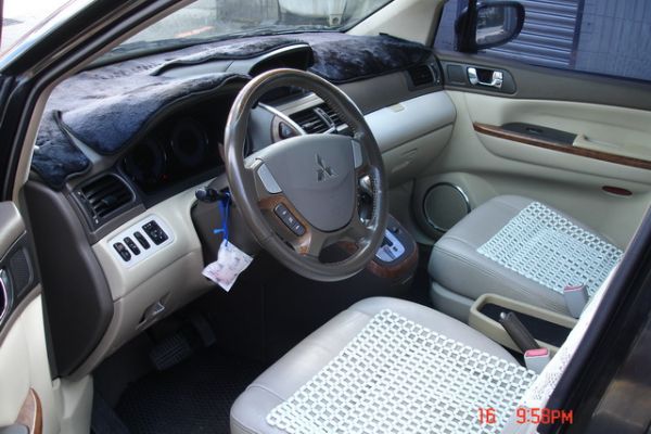 原漆車 頂級7人座 SRS DVD 天窗 照片2