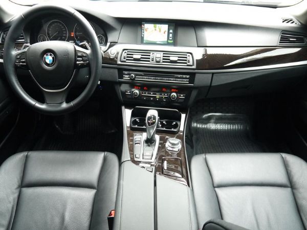 2012年 BMW 520i 總代理 照片5