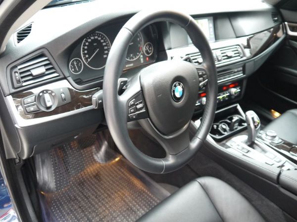 2012年 BMW 520i 總代理 照片6