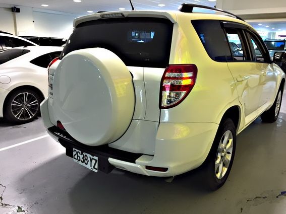 10 RAV4 珍珠白 可全額貸 照片4