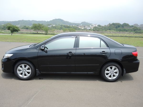 2010年1800cc 黑色Altis  照片5