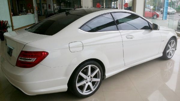 BENZ C250 雙門轎跑 天窗  照片3