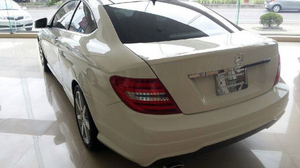 BENZ C250 雙門轎跑 天窗  照片5