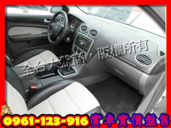 2005年Ford福特Focus 5D銀 照片4