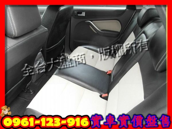 2005年Ford福特Focus 5D銀 照片5