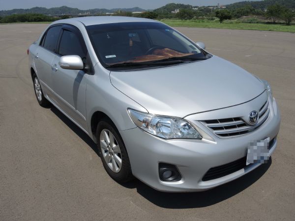 2010年1800cc 銀色Altis 照片2