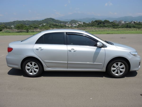 2010年1800cc 銀色Altis 照片5