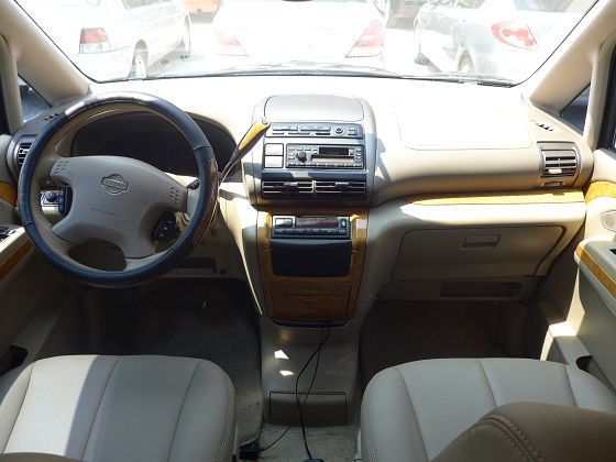 Nissan 日產 Serena QRV 照片2