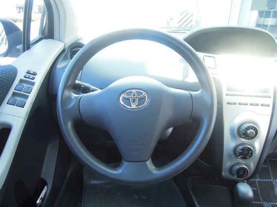 Toyota豐田 Yaris 照片3