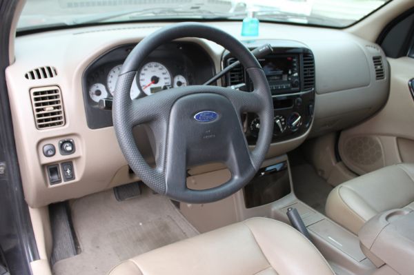  Ford 福特 Escape 2.0  照片3