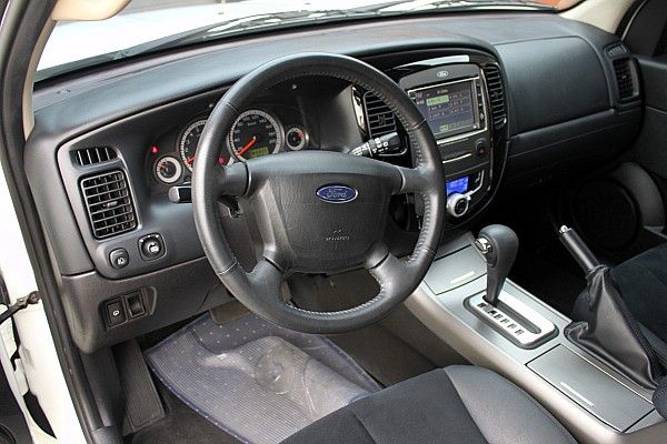  Ford 福特 Escape 2.3  照片3