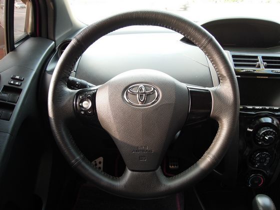 Toyota豐田 Yaris 照片5