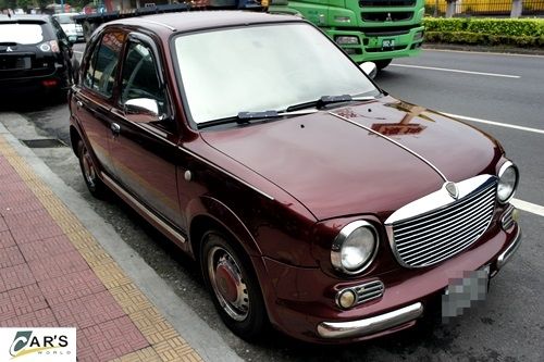  2002年 日產 VERITA 照片1