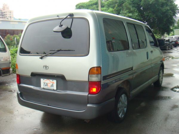 TOYOTA HIACE 照片2