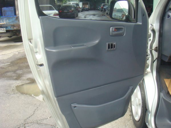 TOYOTA HIACE 照片3