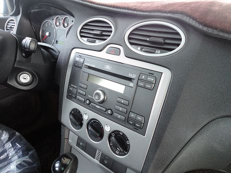 Ford 福特 Focus 2.0 照片5