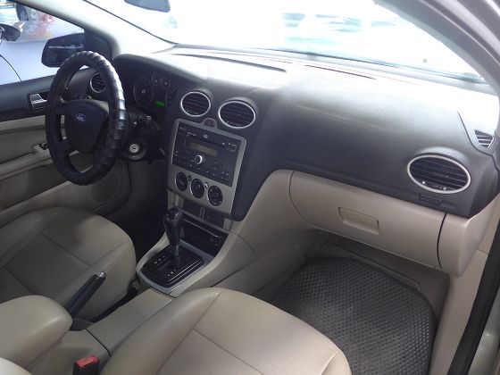 Ford 福特 Focus 1.8 4D 照片3