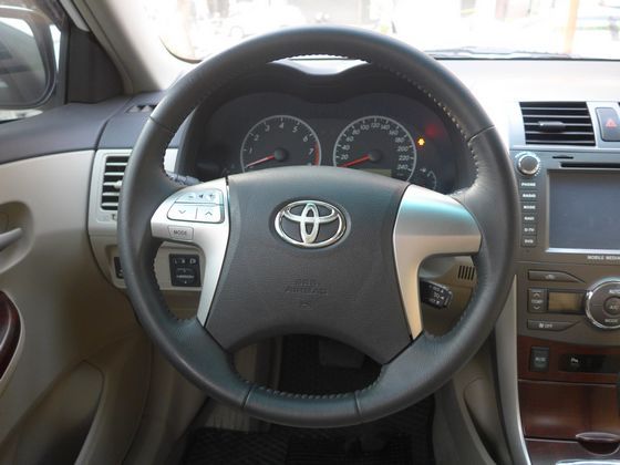 Toyota豐田  Altis 照片5