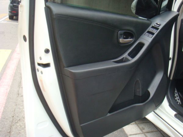 TOYOTA YARIS 照片3