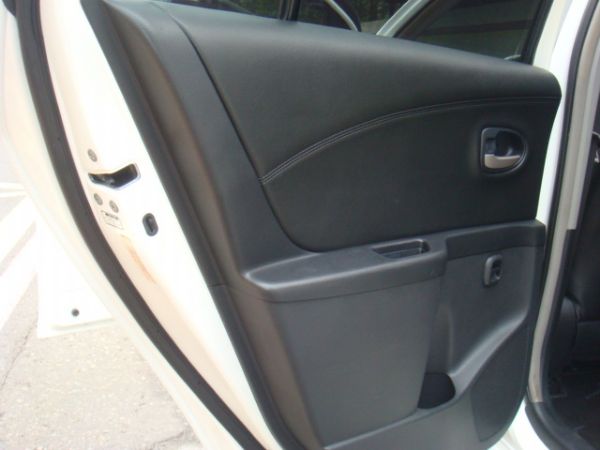 TOYOTA YARIS 照片4