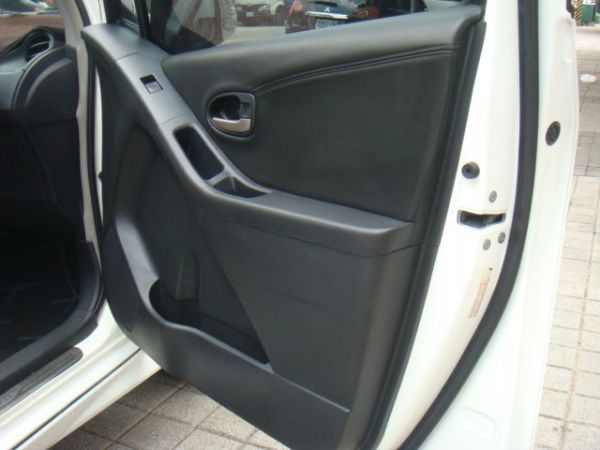 TOYOTA YARIS 照片5